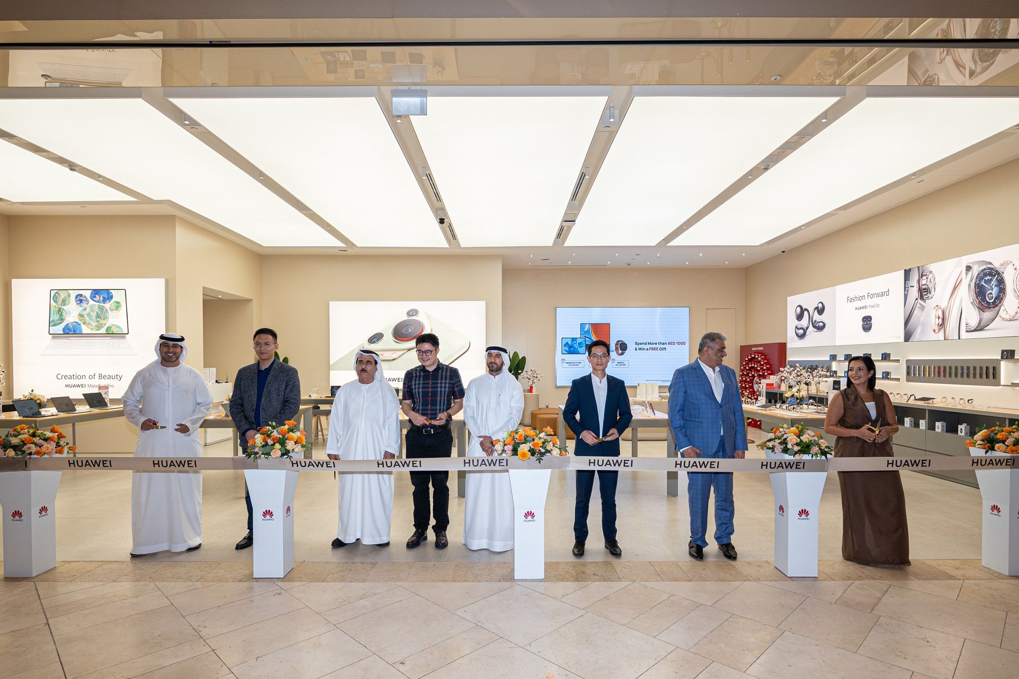 Huawei Opens new Experience Stores including Yas Mall Abu Dhabi with
